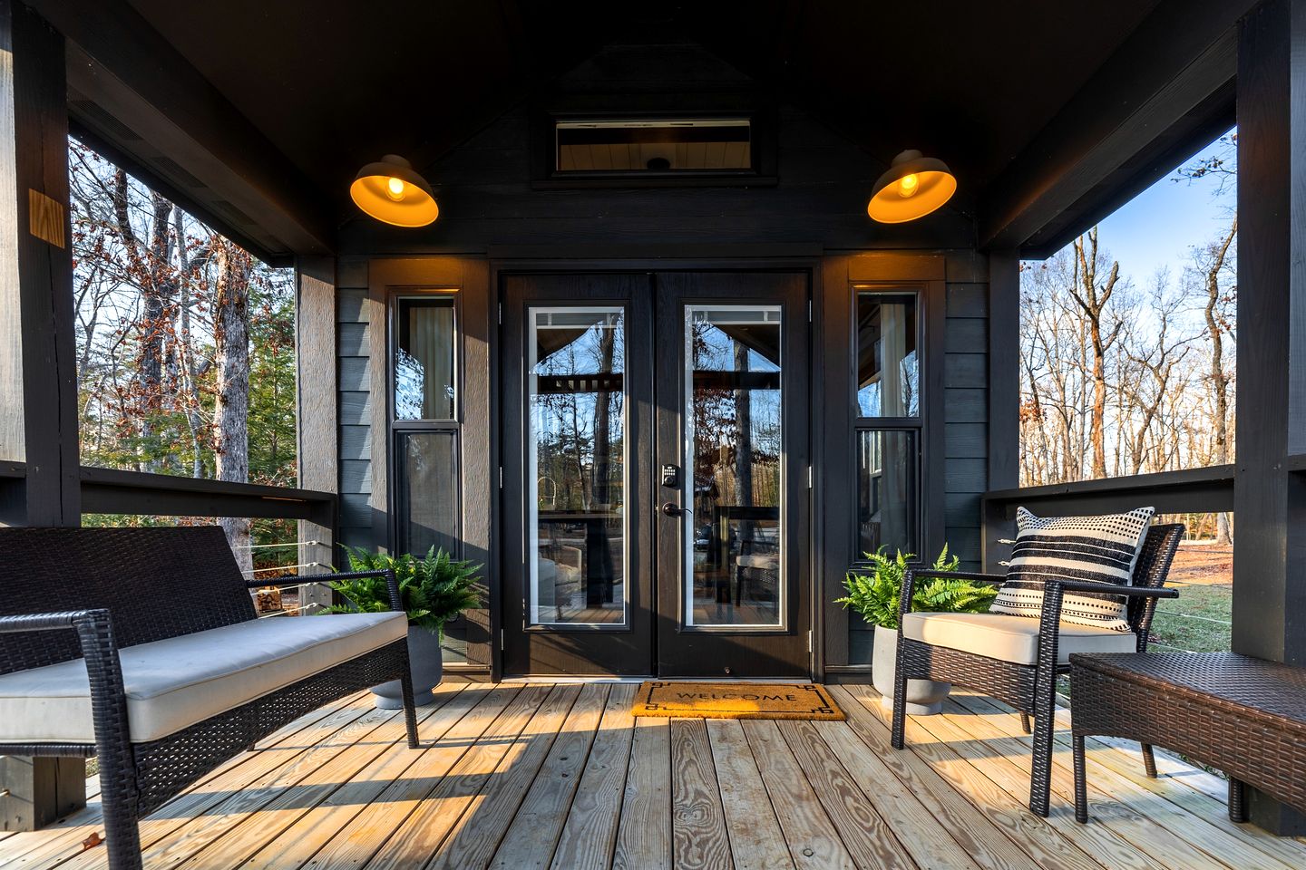 Peaceful Pine Tiny House Retreat with Private Hot Tub & Mountain Views Near South Cumberland State Park, Monteagle, TN