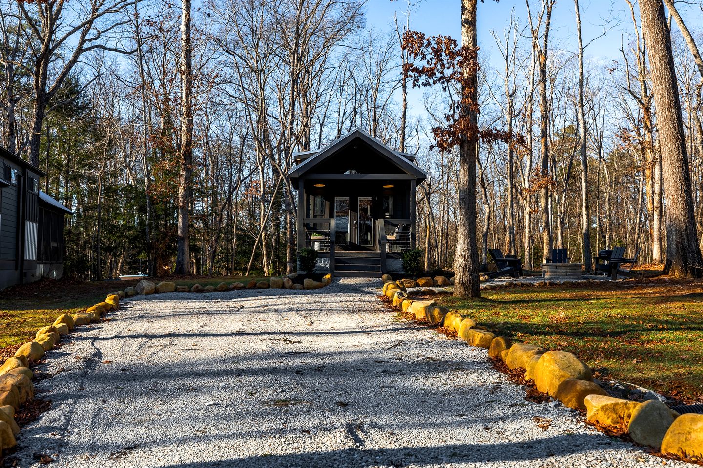Peaceful Pine Tiny House Retreat with Private Hot Tub & Mountain Views Near South Cumberland State Park, Monteagle, TN