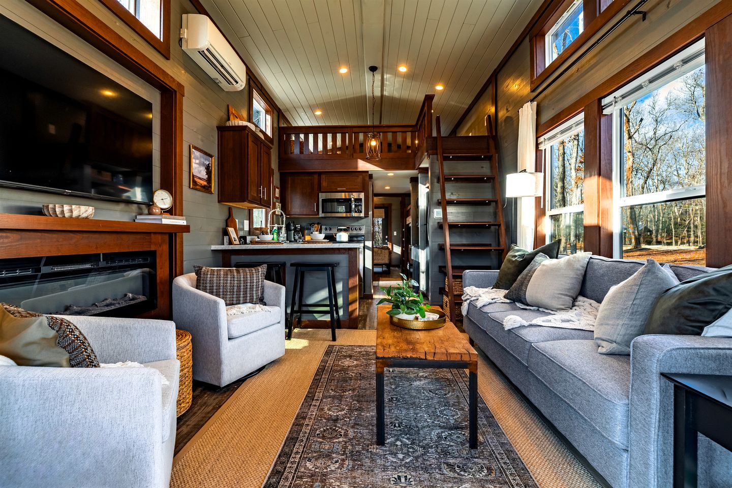 Peaceful Pine Tiny House Retreat with Private Hot Tub & Mountain Views Near South Cumberland State Park, Monteagle, TN