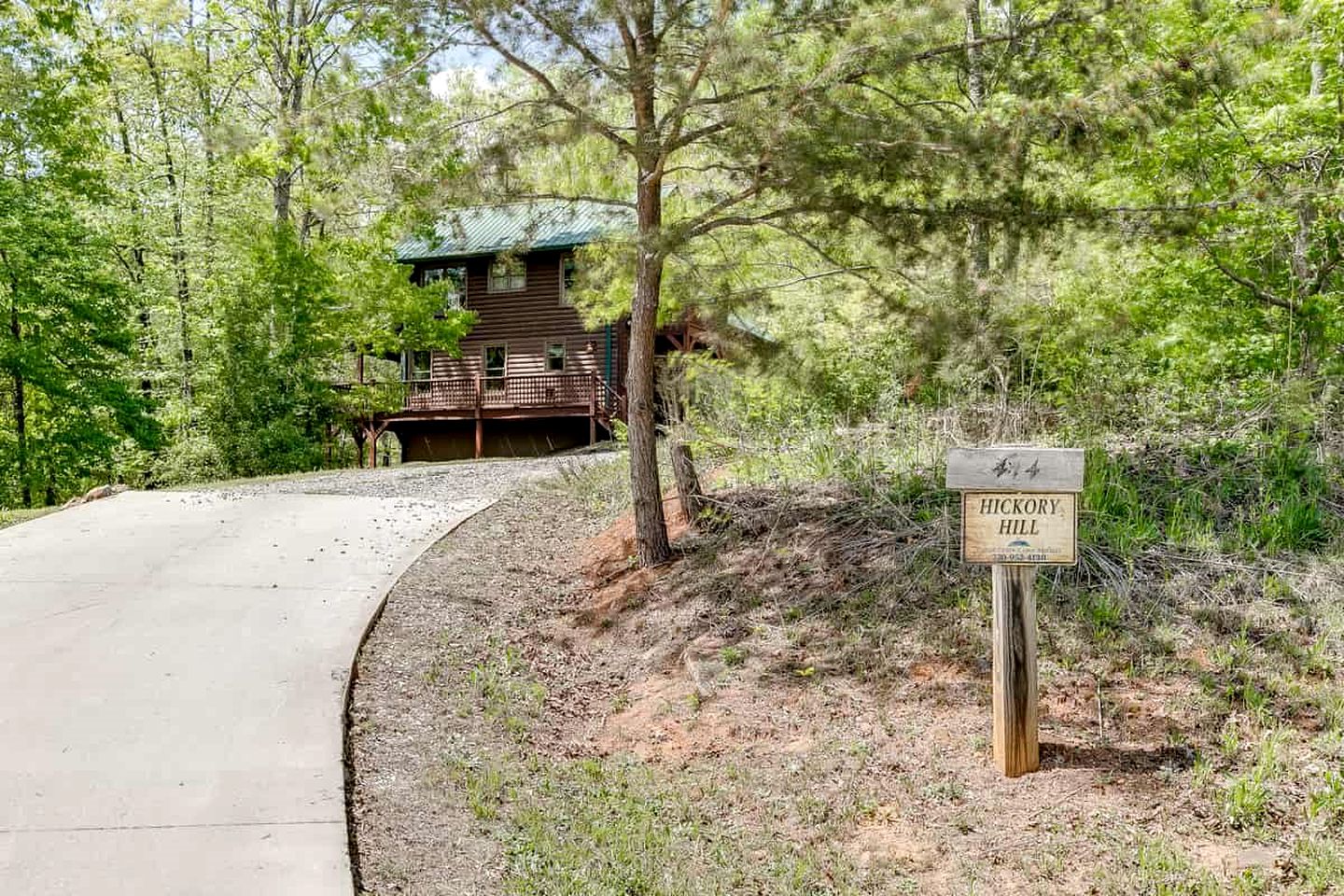 Charming Cabin for Group Glamping Experiences near Atlanta, Georgia