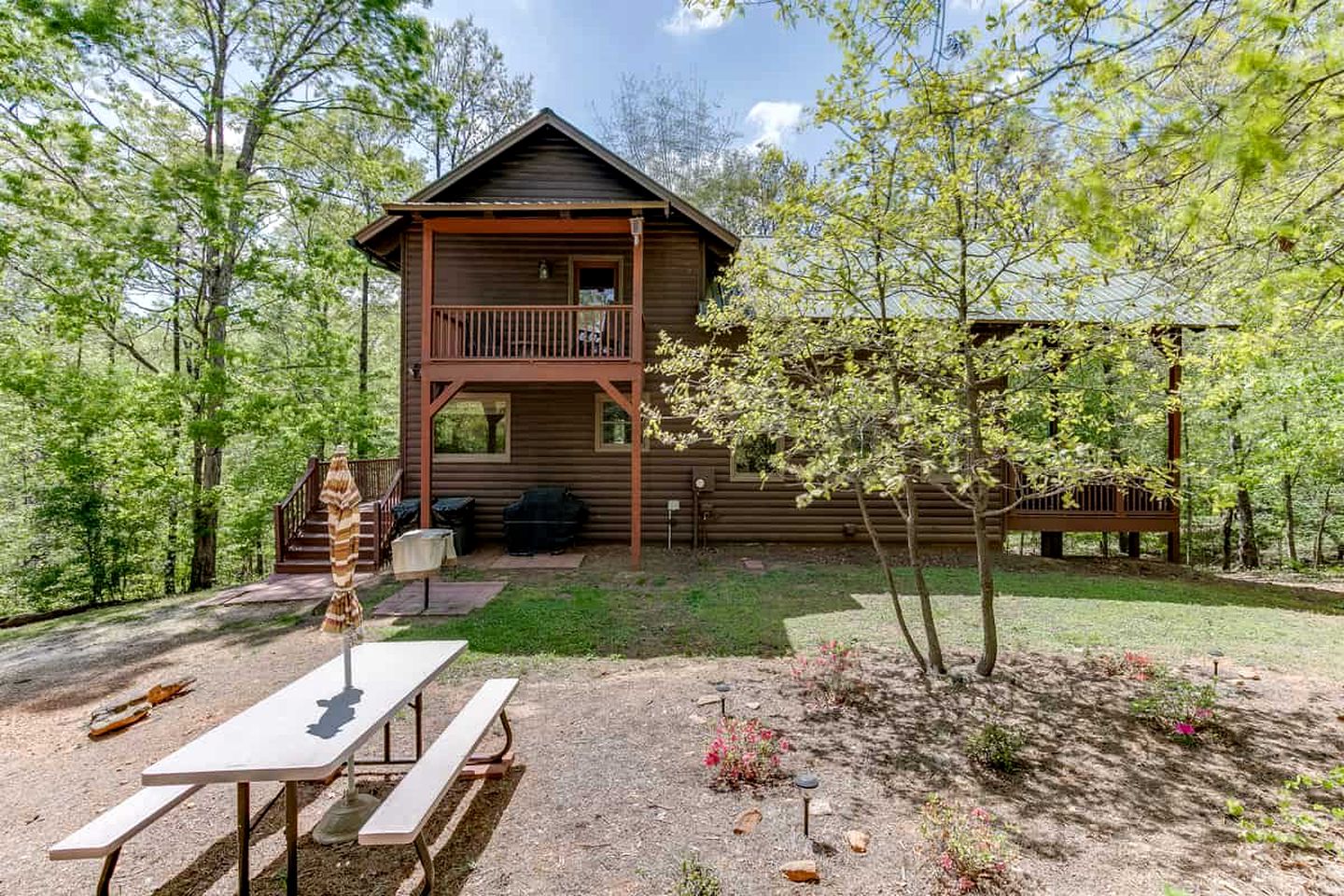 Charming Cabin for Group Glamping Experiences near Atlanta, Georgia