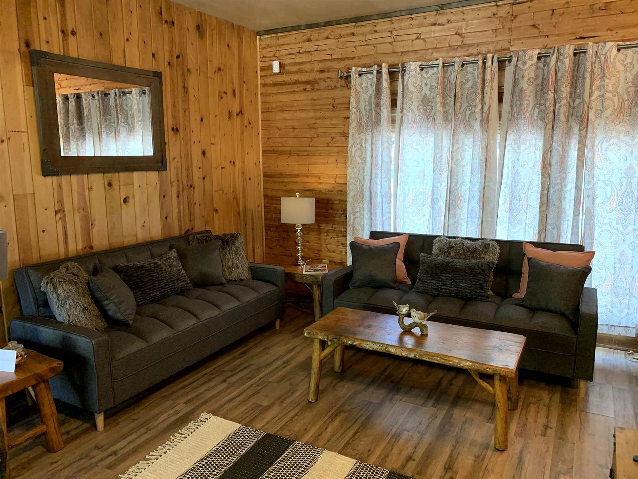 Romantic Cabin with Fireplace for a Cozy Weekend Escape to Big Bear Mountain