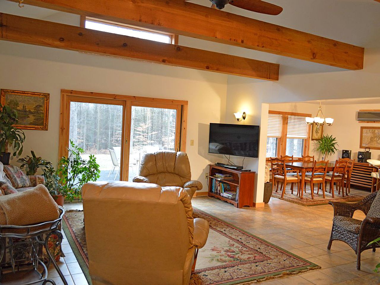 Enormous Family-Friendly Cabin Rental in Shawangunk Mountains, New York
