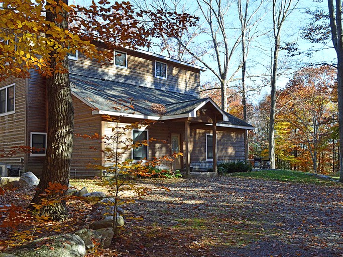 Cabins (Fine Bush, New York, United States)