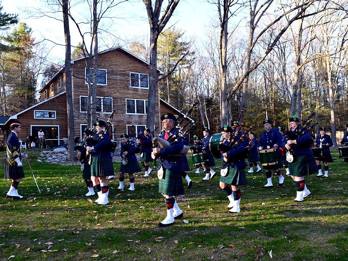 Cabins (Fine Bush, New York, United States)