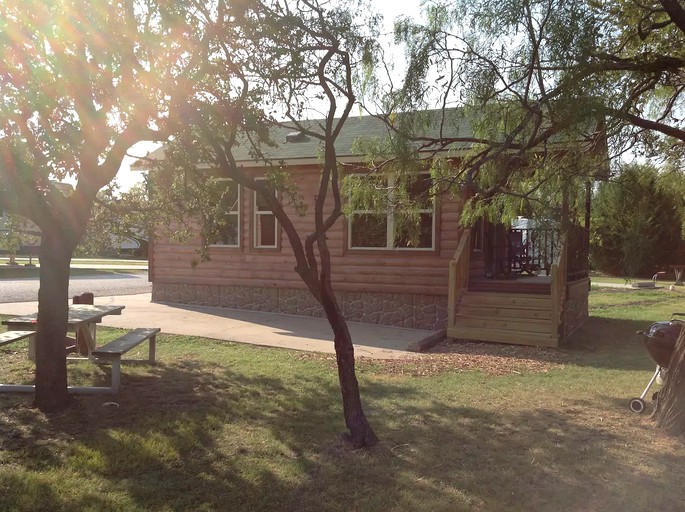 Hidden Cove Park & Marina, Cabins 30672, Frisco, United States of America Glamping Hub