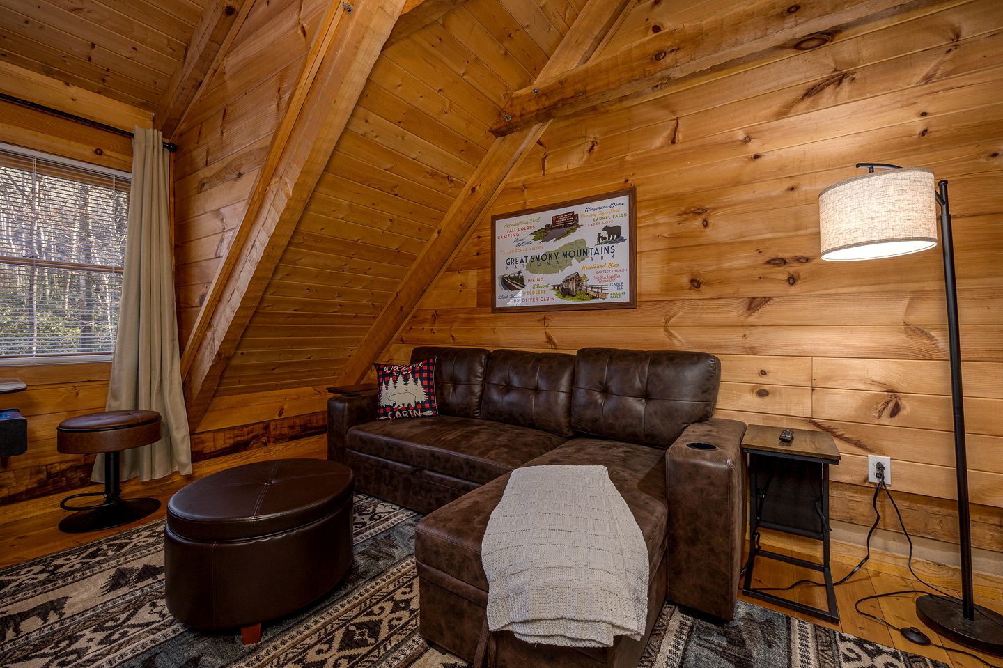 Rustic-Chic Tennessee Glamping Hideaway with Hot Tub in Cosby