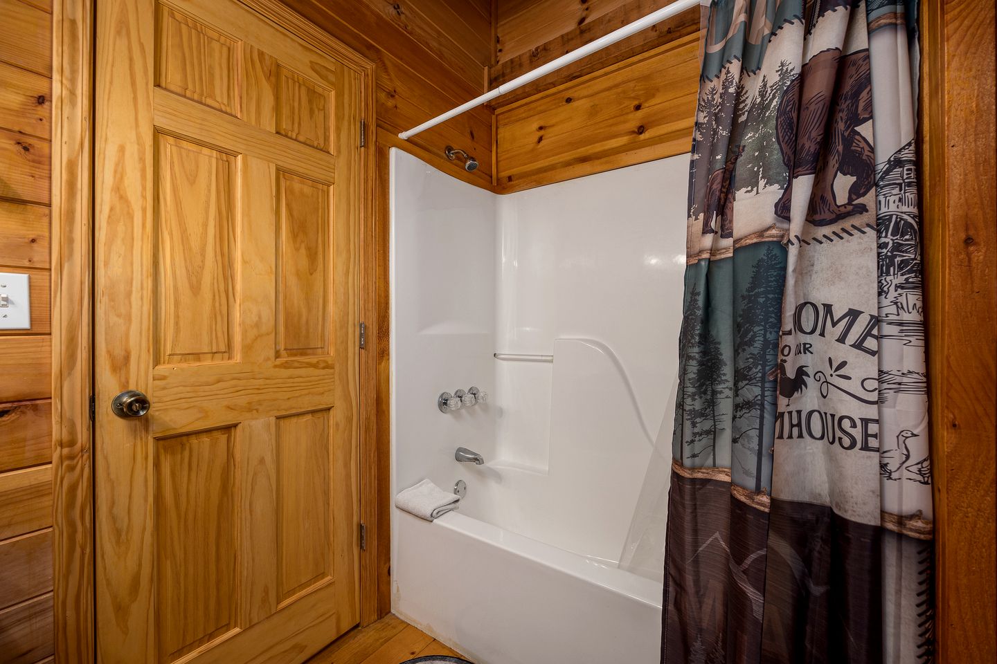 Rustic-Chic Tennessee Glamping Hideaway with Hot Tub in Cosby