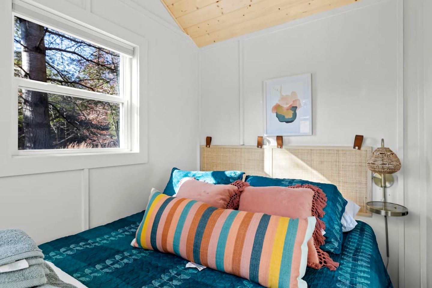 Amazing Tiny House with Great Forest Sights in Burnsville, North Carolina