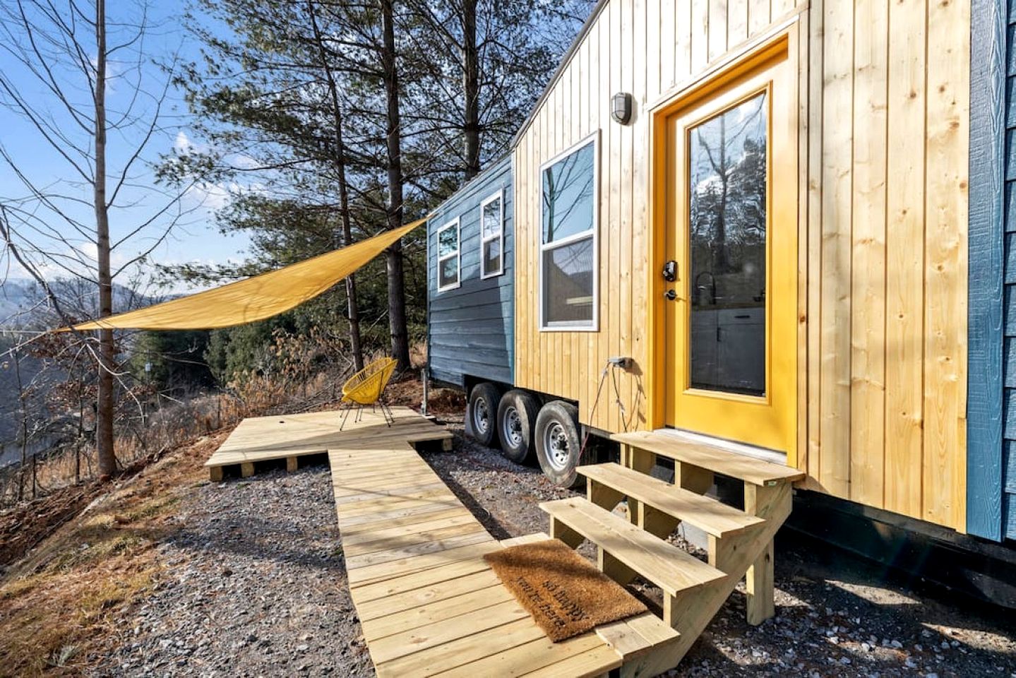 Amazing Tiny House with Great Forest Sights in Burnsville, North Carolina