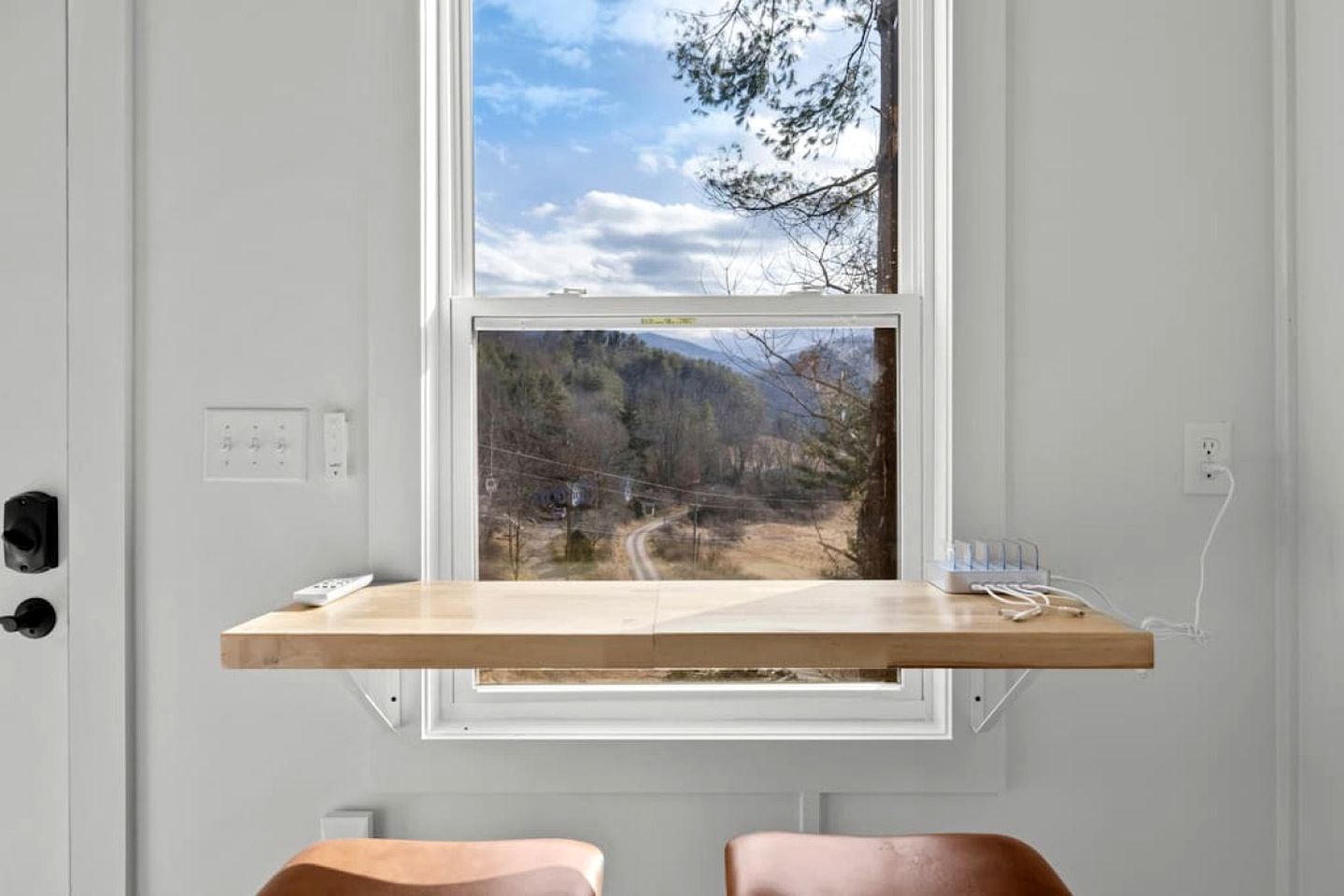Amazing Tiny House with Great Forest Sights in Burnsville, North Carolina