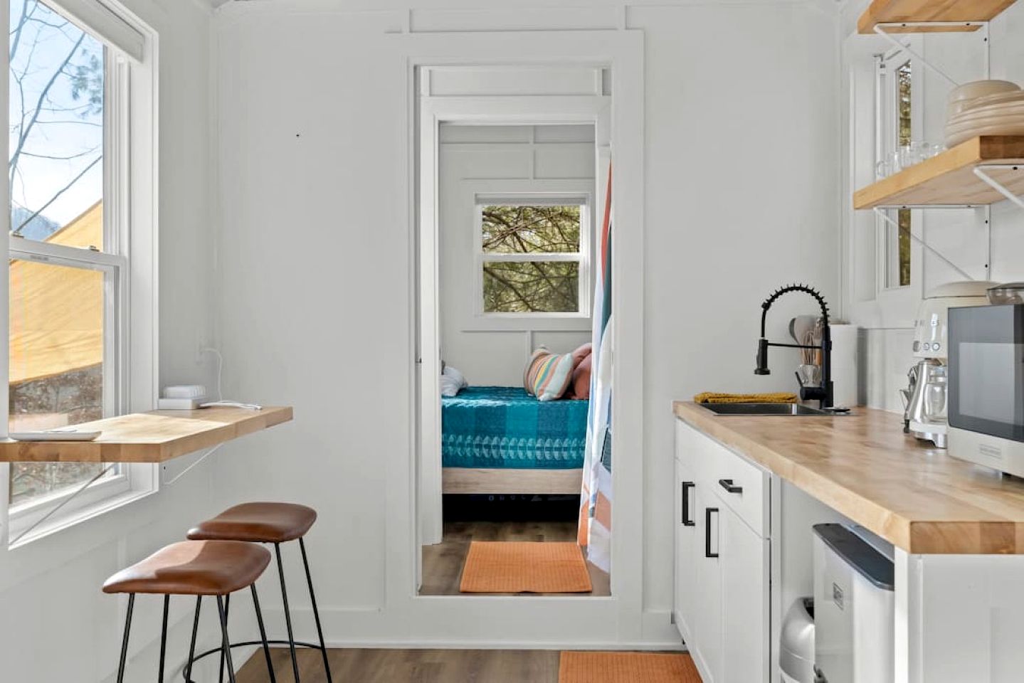 Amazing Tiny House with Great Forest Sights in Burnsville, North Carolina