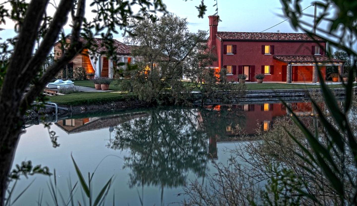 Hidden Luxury Eco-Villa Surrounded by Magical Landscape and Views near Venice, Italy