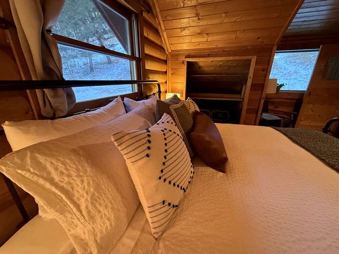 Cabins (United States of America, McAllister, Montana)