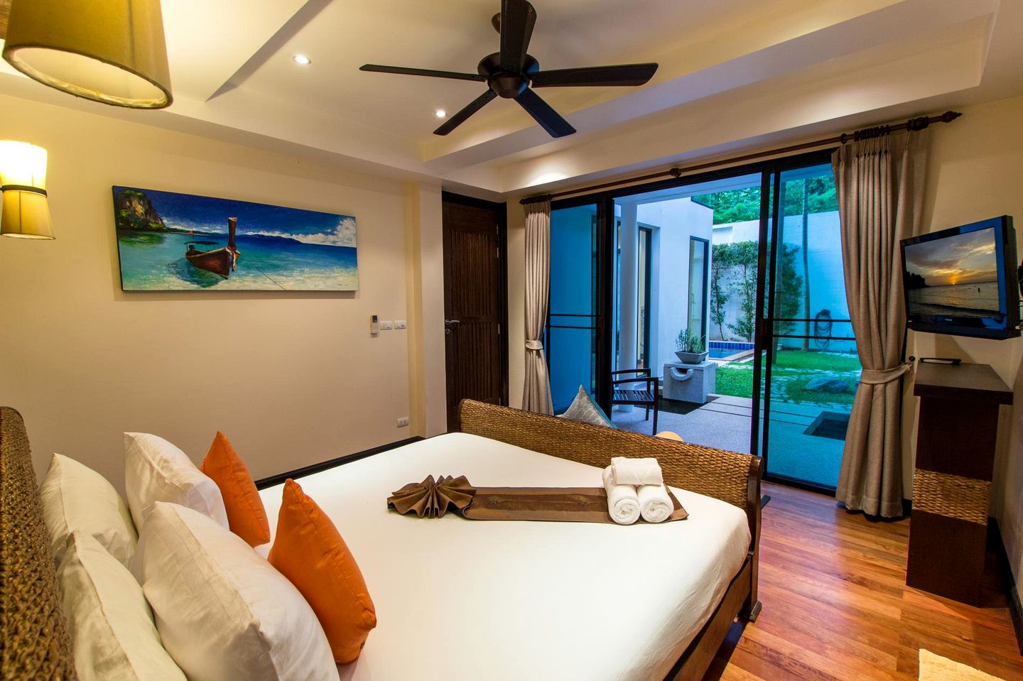 Enjoyable Villa with Swimming Pool and Fantastic Sights in Rawai, Phuket Island
