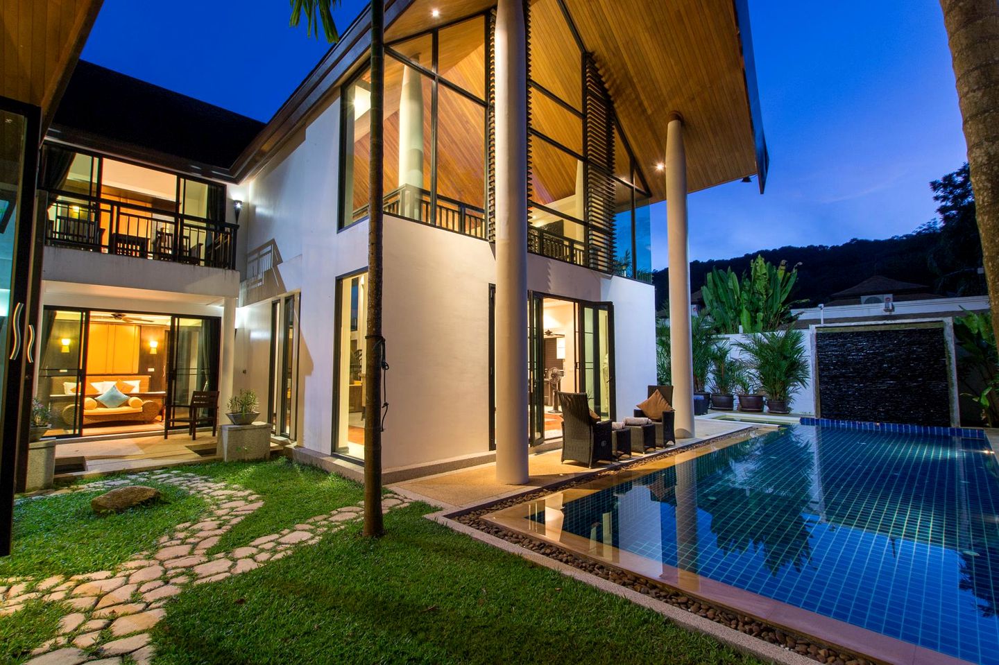 Enjoyable Villa with Swimming Pool and Fantastic Sights in Rawai, Phuket Island