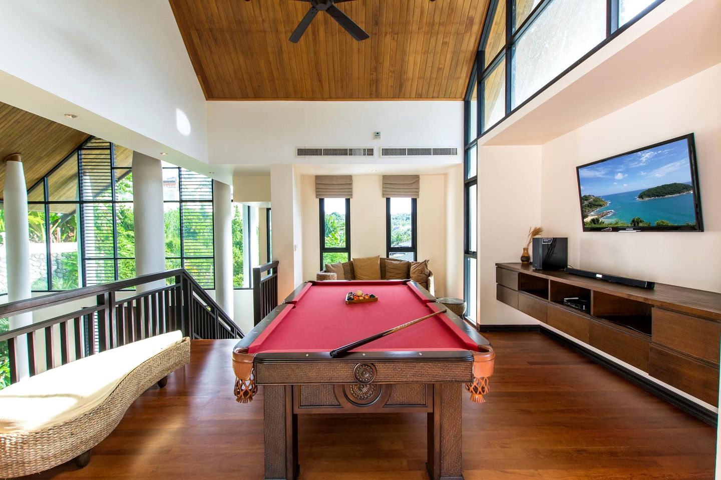Enjoyable Villa with Swimming Pool and Fantastic Sights in Rawai, Phuket Island
