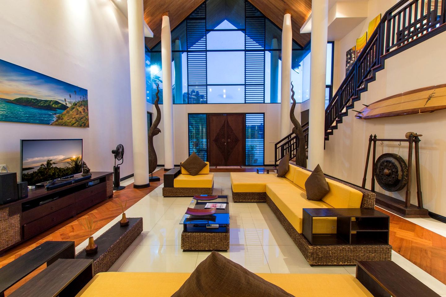 Enjoyable Villa with Swimming Pool and Fantastic Sights in Rawai, Phuket Island