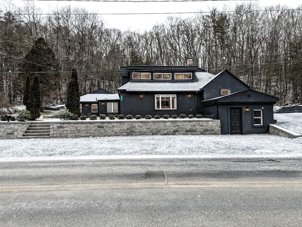 Delightful Cabin with Private Pool, Jacuzzi and Fire Pit in NY