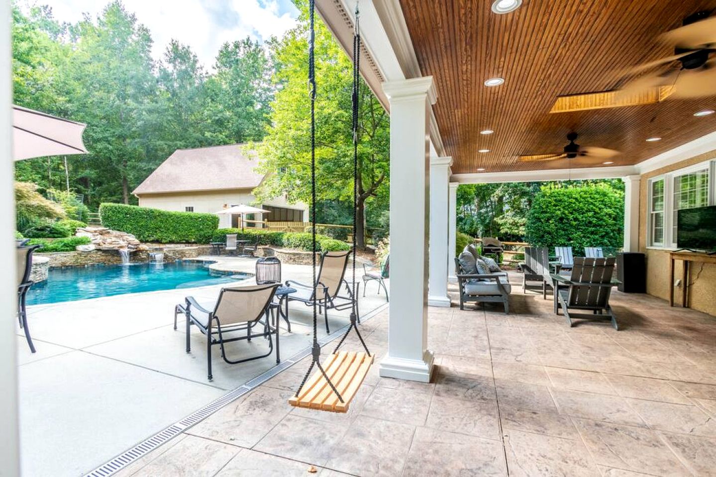 Impressive Luxurious Rental with Pool and Game Space in NC