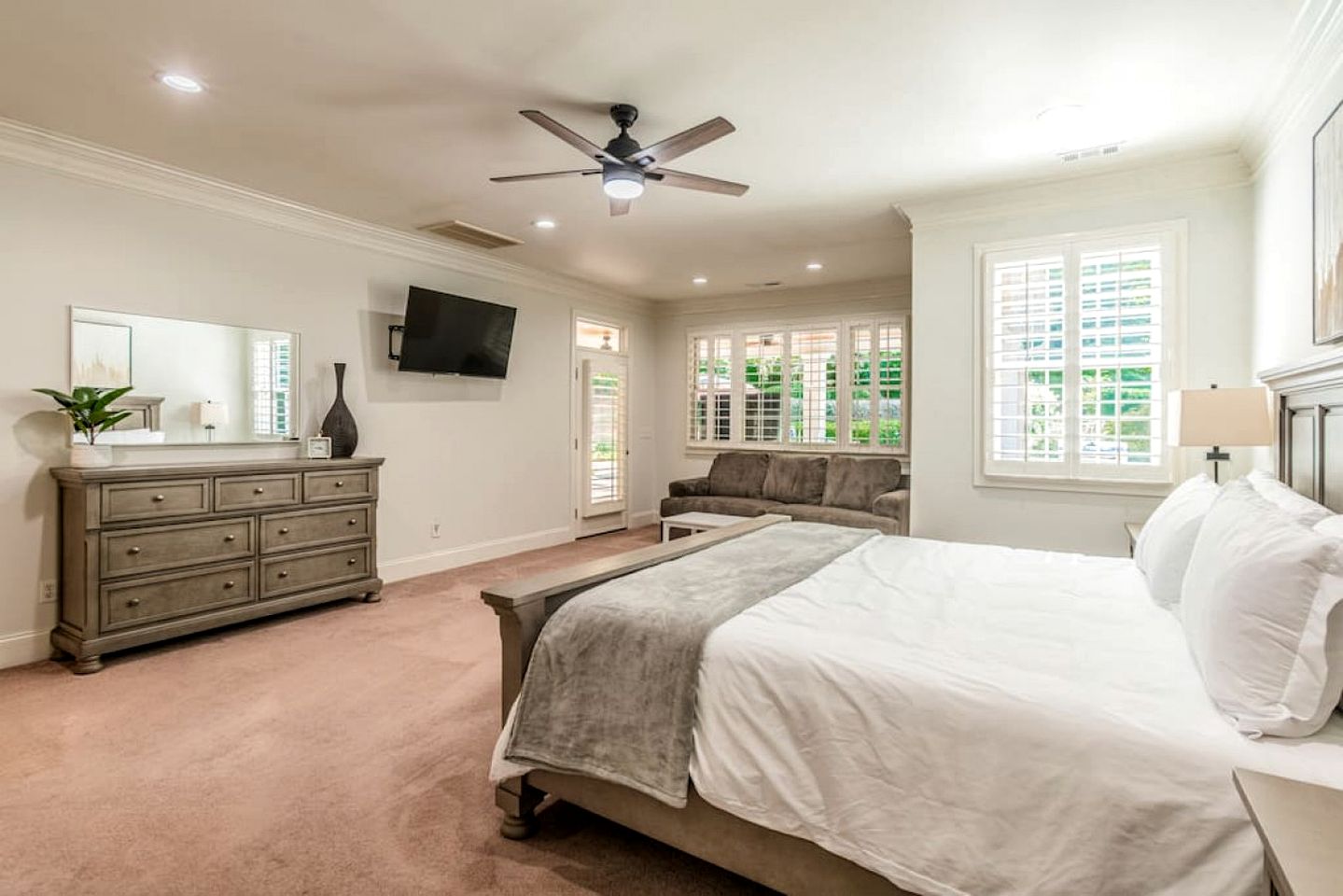 Impressive Luxurious Rental with Pool and Game Space in NC