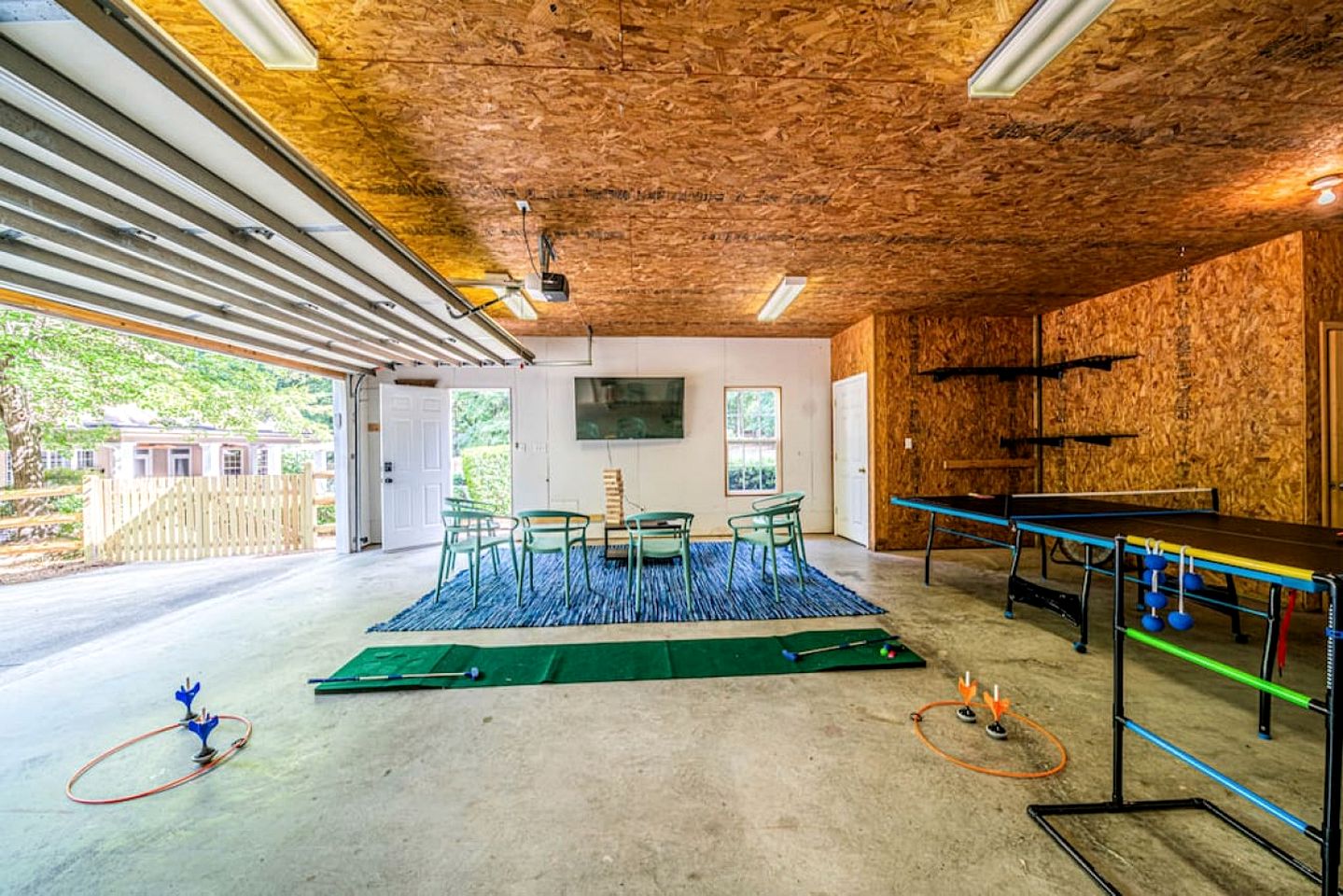 Impressive Luxurious Rental with Pool and Game Space in NC