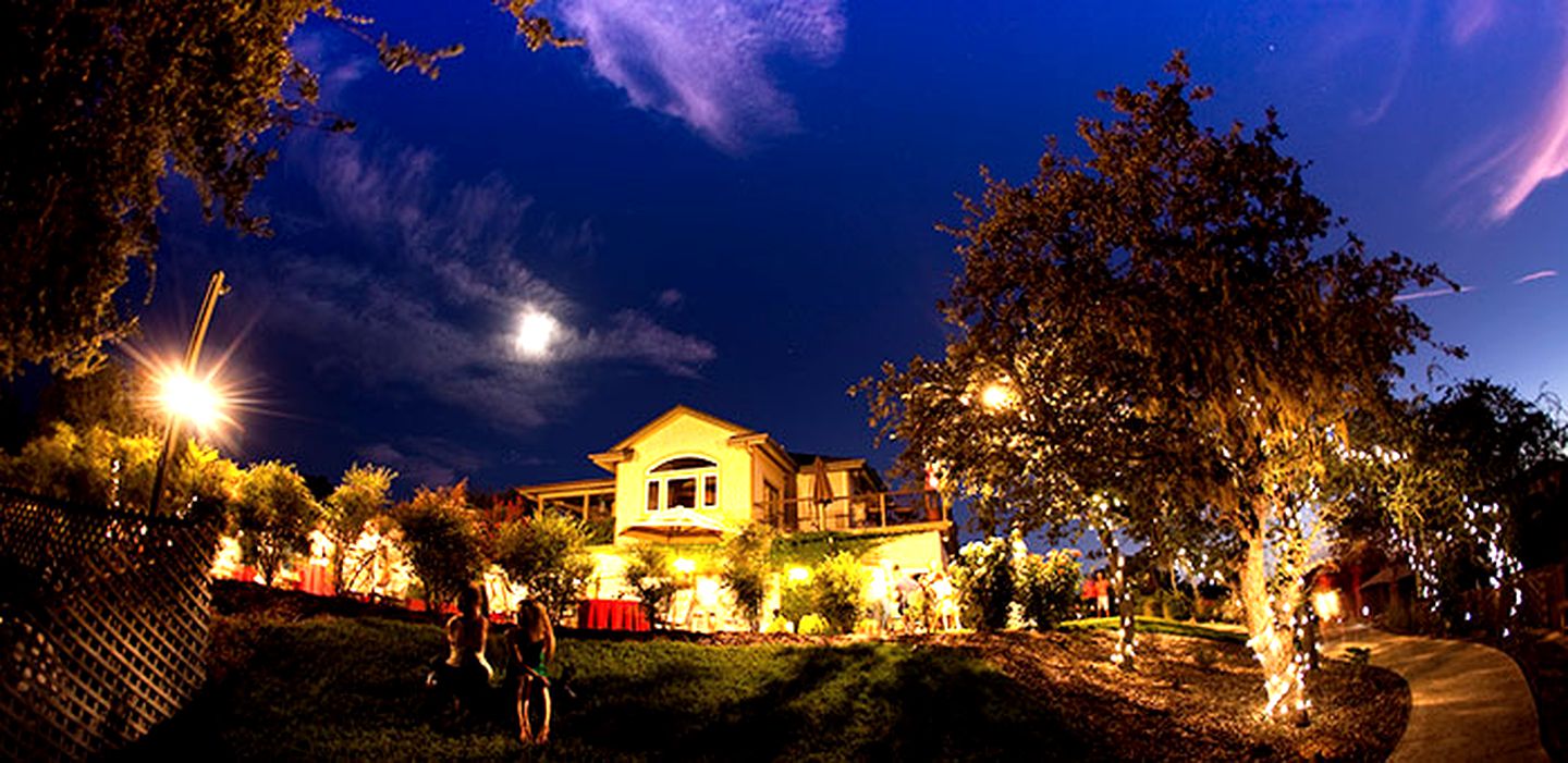 Exceptional 16-Person Vacation Villa Rental for Groups near Paso Robles, California