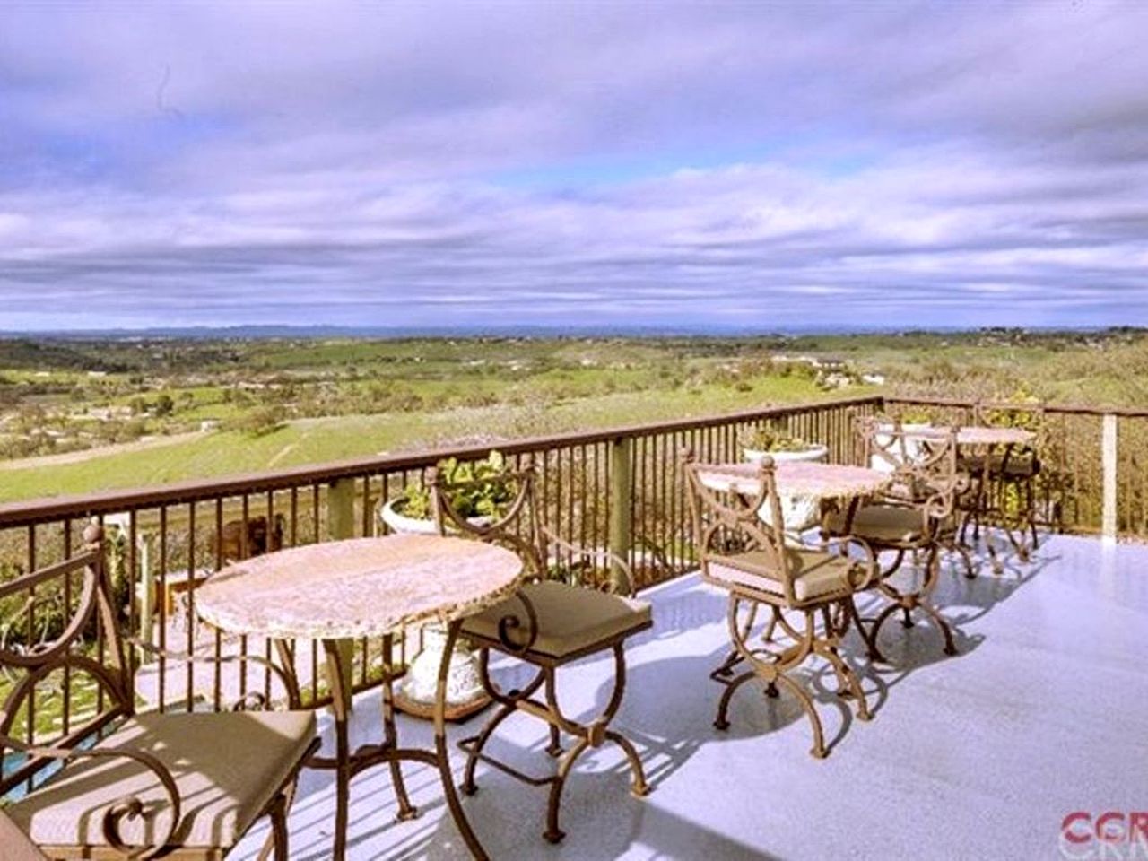 Exceptional 16-Person Vacation Villa Rental for Groups near Paso Robles, California
