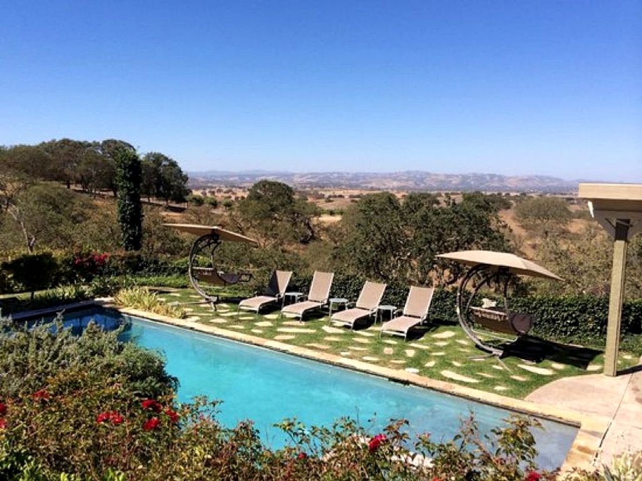 Exceptional 16-Person Vacation Villa Rental for Groups near Paso Robles, California