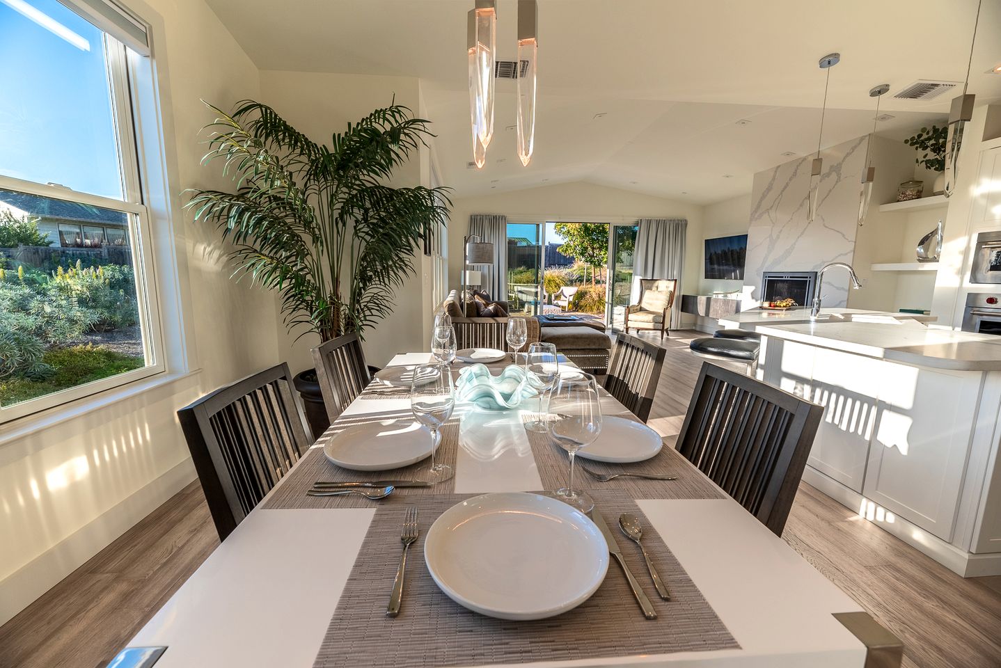 Magnificent Cottage Close to Lake with Hot-tub in Bodega Bay, California