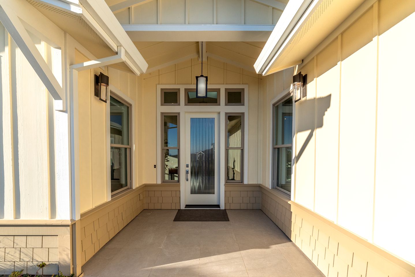 Magnificent Cottage Close to Lake with Hot-tub in Bodega Bay, California