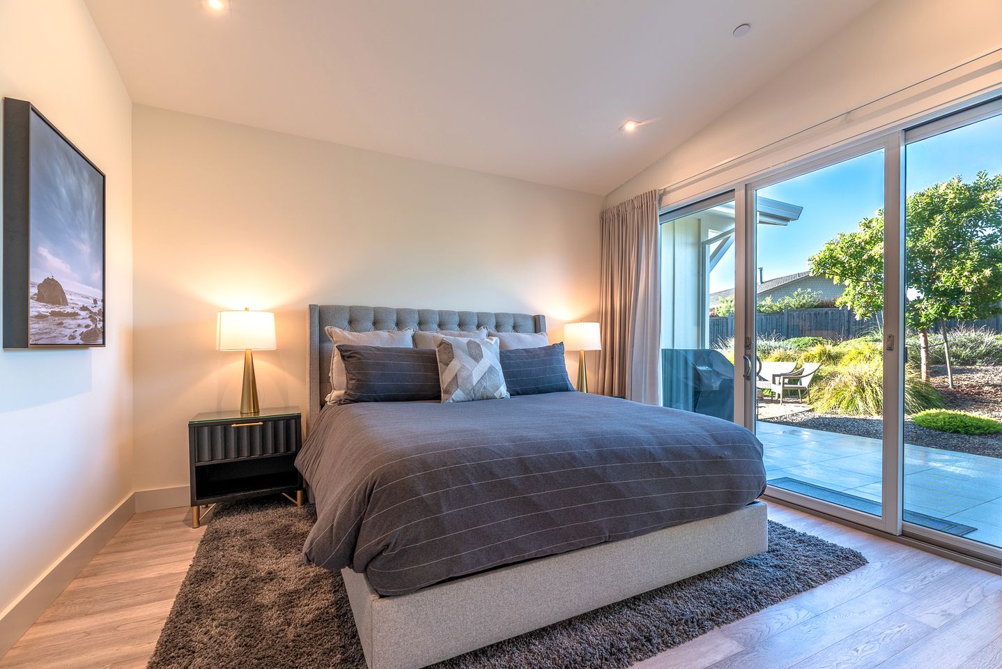 Magnificent Cottage Close to Lake with Hot-tub in Bodega Bay, California