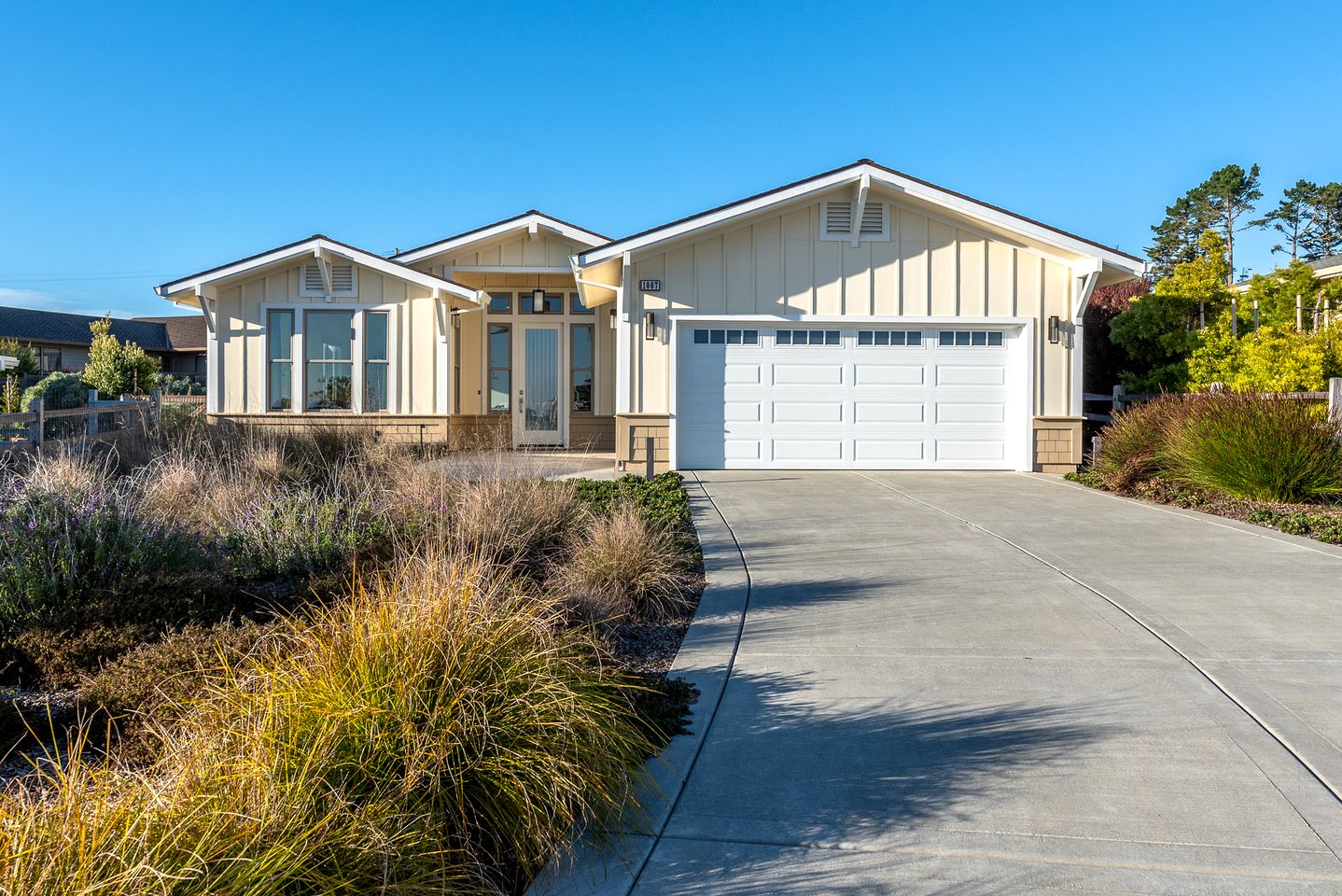 Magnificent Cottage Close to Lake with Hot-tub in Bodega Bay, California