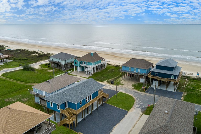 Incredible Pet Friendly Beach House in Crystal Beach, Texas