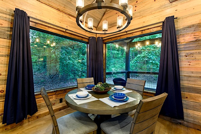 Cabins (United States of America, Broken Bow, Oklahoma)