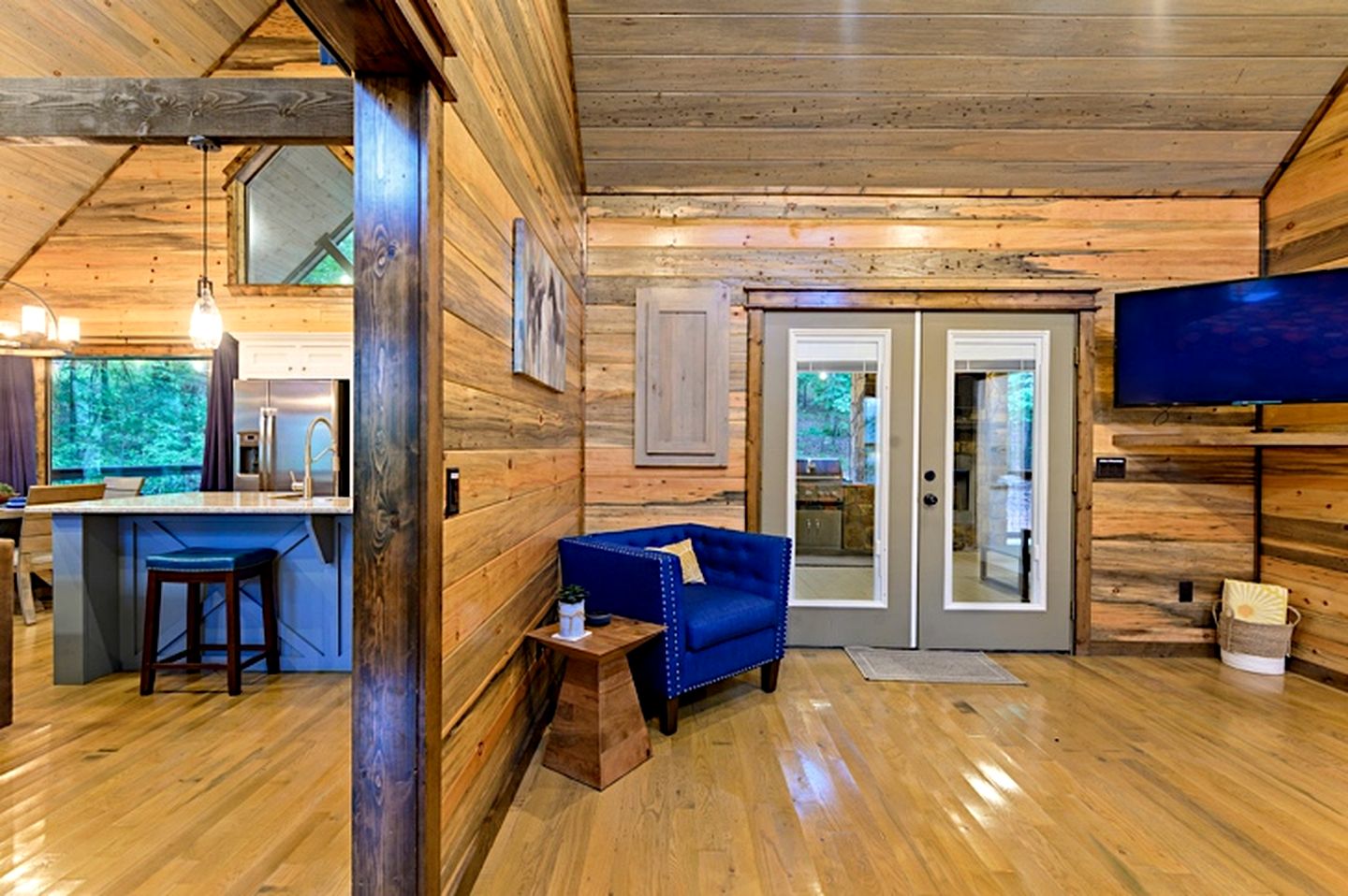 Cozy Adventure Cabin with Hot Tub & Arcade Near Broken Bow Lake, Hochatown OK