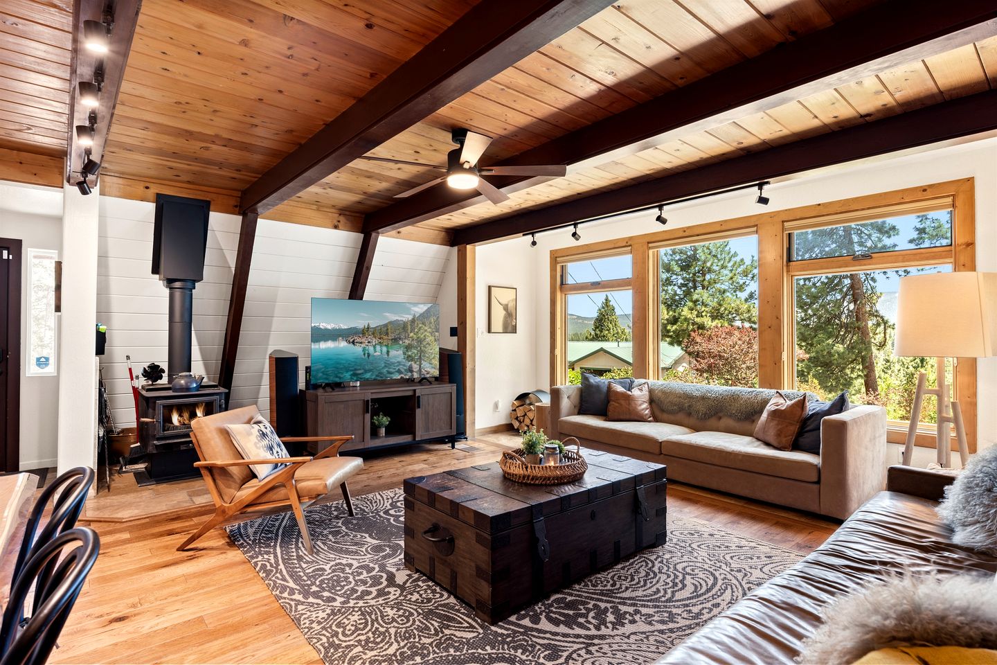 Enchanting Vacation Rental Retreat near Truckee River in California’s Majestic Sierra Nevada
