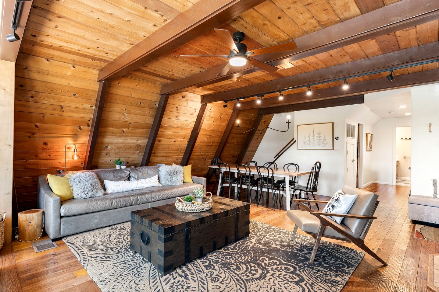 Enchanting Vacation Rental Retreat near Truckee River in California’s Majestic Sierra Nevada