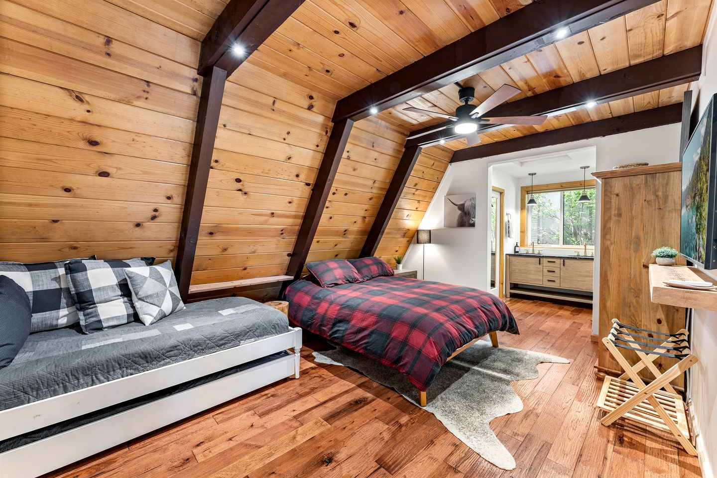 Enchanting Vacation Rental Retreat near Truckee River in California’s Majestic Sierra Nevada