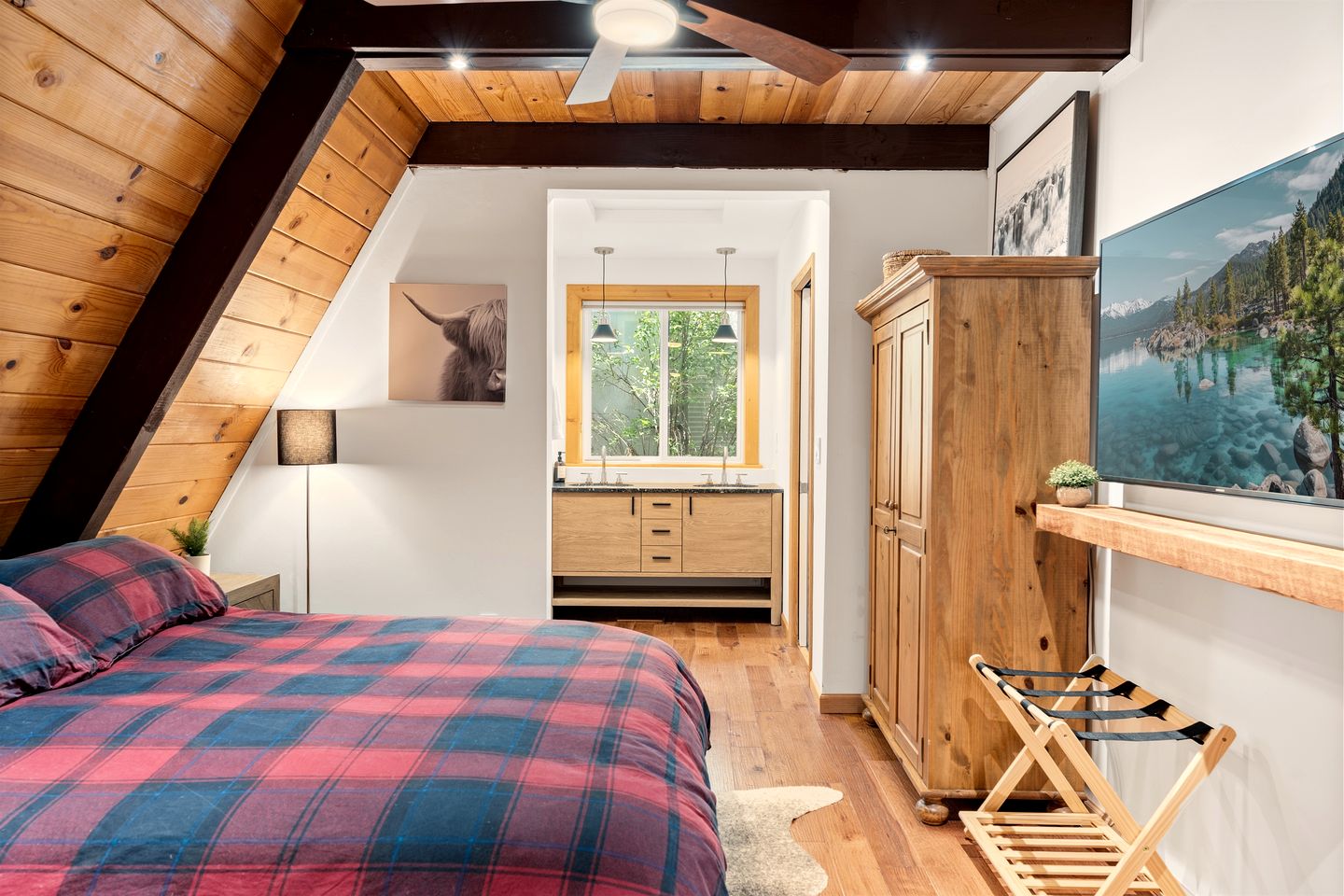 Enchanting Vacation Rental Retreat near Truckee River in California’s Majestic Sierra Nevada