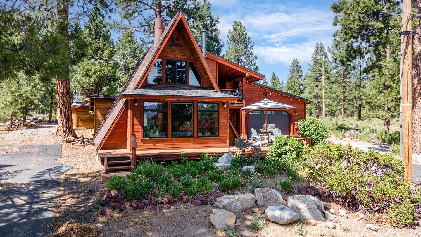 Enchanting Vacation Rental Retreat near Truckee River in California’s Majestic Sierra Nevada