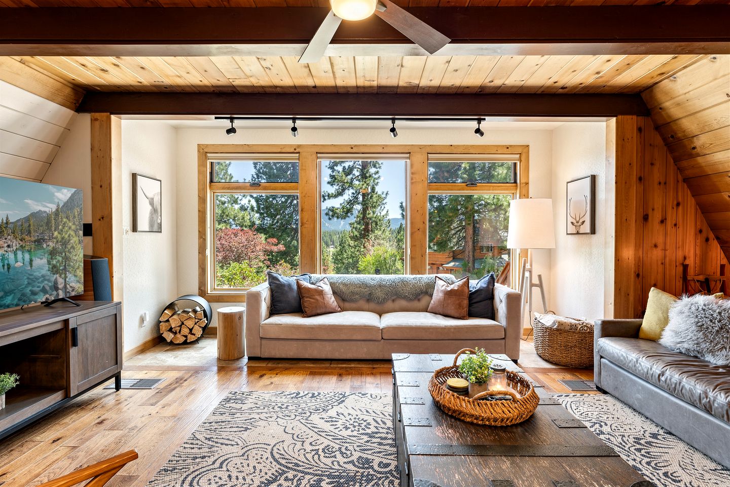 Enchanting Vacation Rental Retreat near Truckee River in California’s Majestic Sierra Nevada
