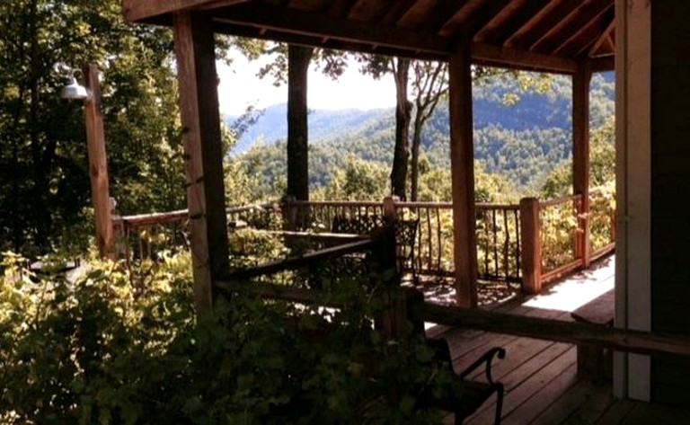 Cabins (Highlands, North Carolina, United States)