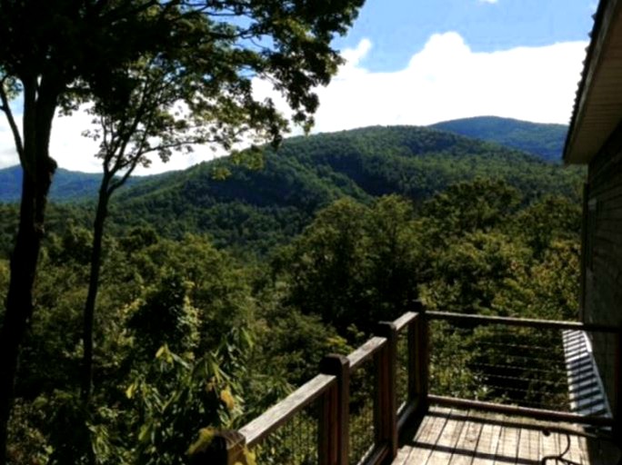 Cabins (Highlands, North Carolina, United States)