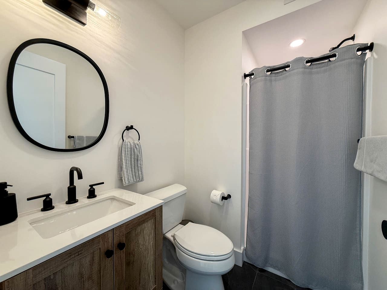 Luxury Cabin Retreat Near Cranmore Mountain in North Conway, New Hampshire