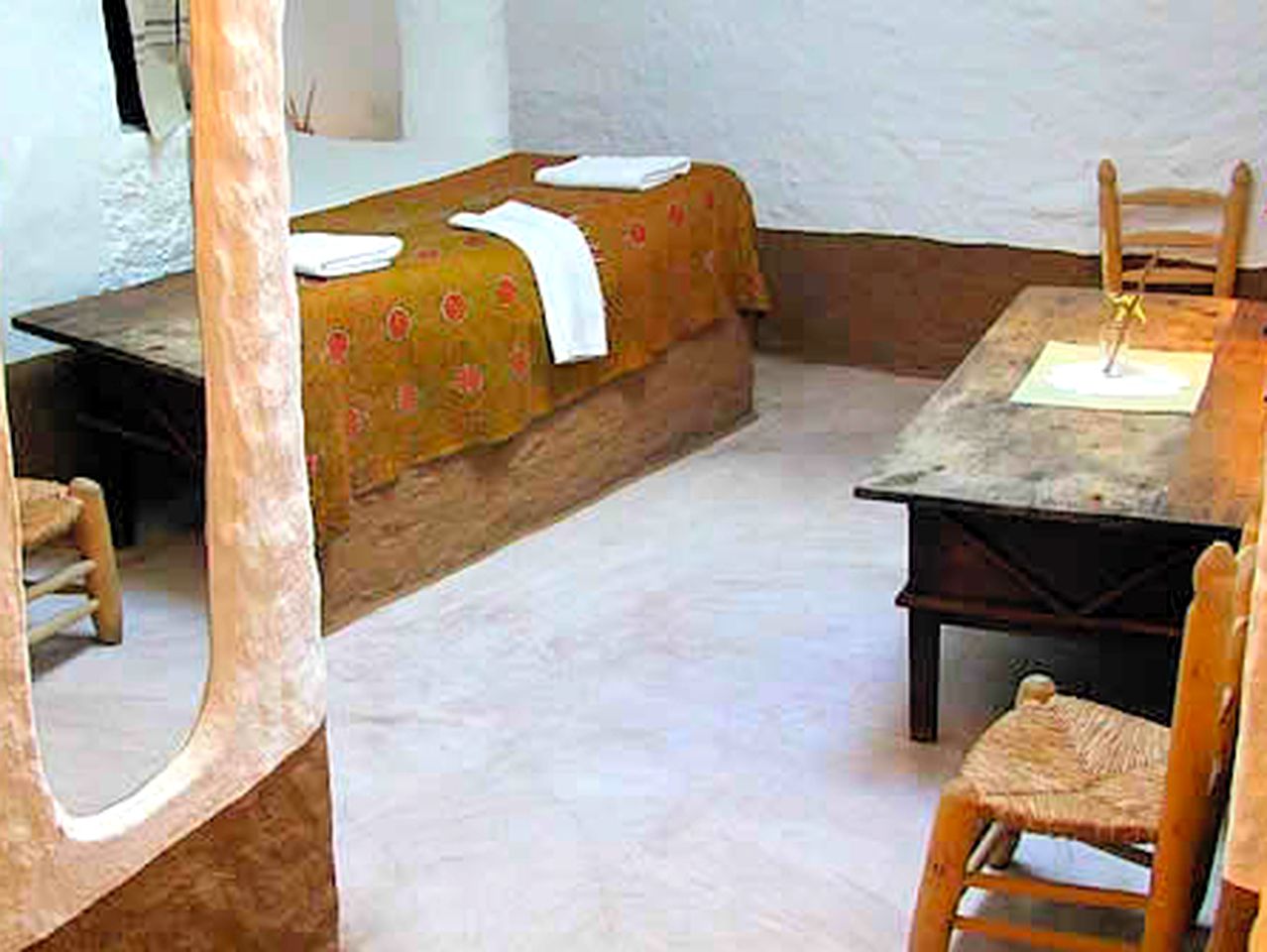 Wonderful Cave Suite in the Countryside of Andalusia, Spain
