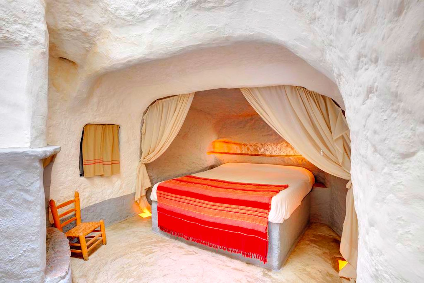 Wonderful Cave Suite in the Countryside of Andalusia, Spain
