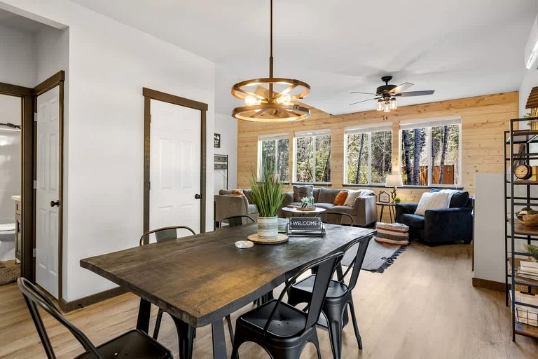 Cabins (United States of America, Ashford, Washington)