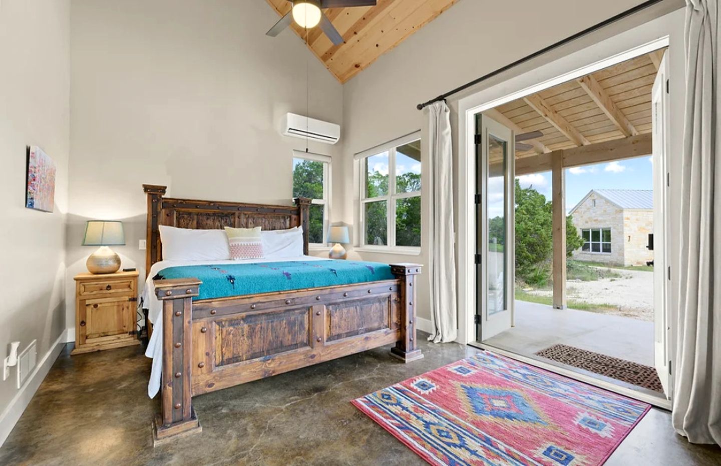 Cozy Hill Country Cottage Rental for Romantic Weekend Getaways from Austin