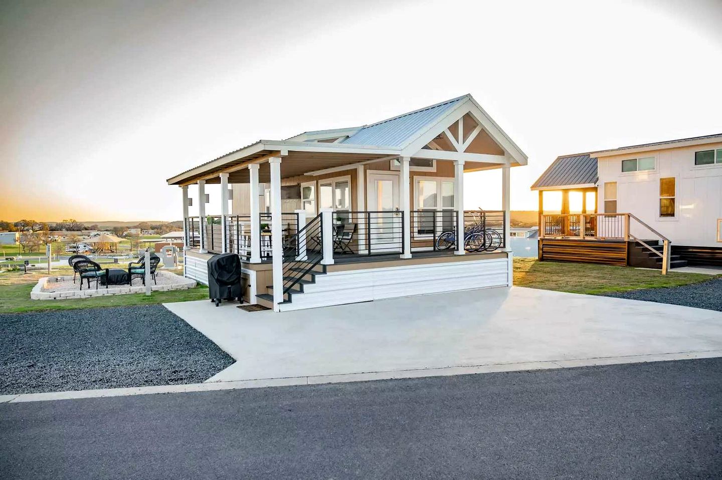 Hill Country Tiny Home Retreat with Resort Amenities Near Fredericksburg, TX